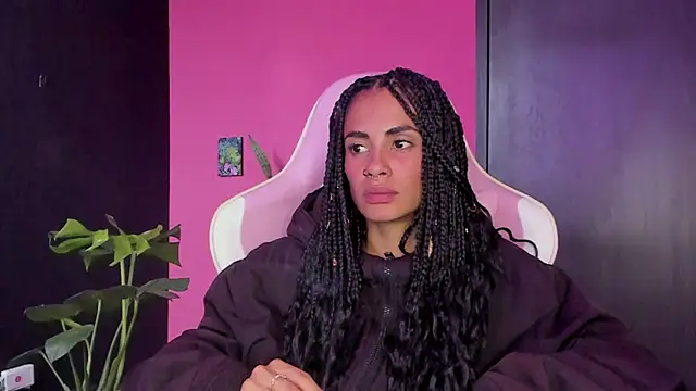 Snapshot of Juanadearco5 chatting on December 6, 9:24 pm Juanadearco5 online show from December 6, 9:24 pm