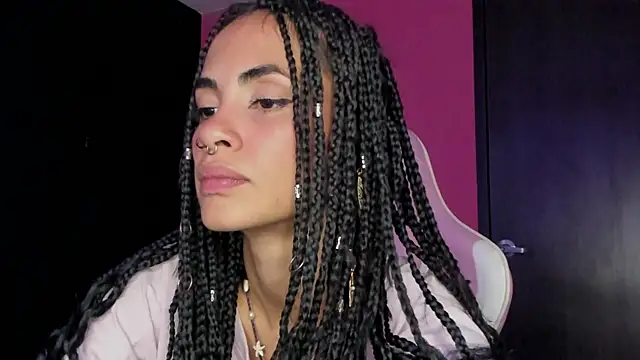 Snapshot of Juanadearco5 chatting on December 11, 10:16 pm Juanadearco5 online show from December 11, 10:16 pm