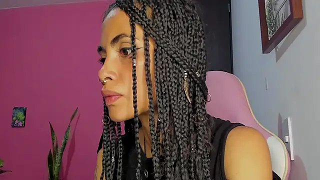 Snapshot of Juanadearco5 chatting on December 15, 2:41 am Juanadearco5 online show from December 15, 2:41 am