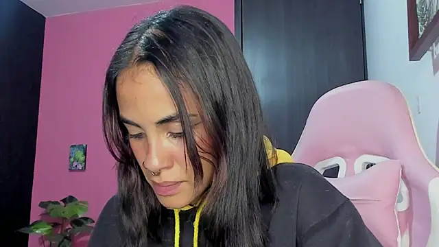 Snapshot of Juanadearco5 chatting on December 17, 10:54 pm Juanadearco5 online show from December 17, 10:54 pm