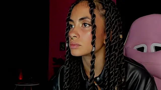 Snapshot of Juanadearco5 chatting on December 28, 10:55 pm Juanadearco5 online show from December 28, 10:55 pm