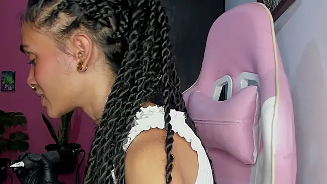 Snapshot of Juanadearco5 chatting on January 5, 11:22 pm Juanadearco5 online show from January 5, 11:22 pm