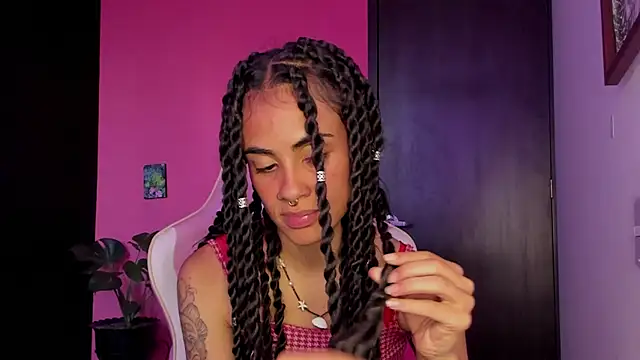 Snapshot of Juanadearco5 chatting on January 9, 9:16 pm Juanadearco5 online show from January 9, 9:16 pm