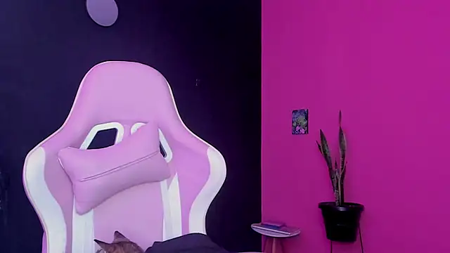 Snapshot of Juanadearco5 chatting on January 15, 7:12 pm Juanadearco5 online show from January 15, 7:12 pm