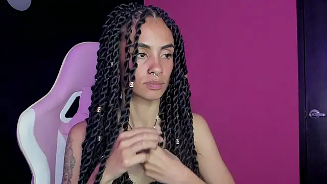 Snapshot of Juanadearco5 chatting on January 15, 10:13 pm Juanadearco5 online show from January 15, 10:13 pm