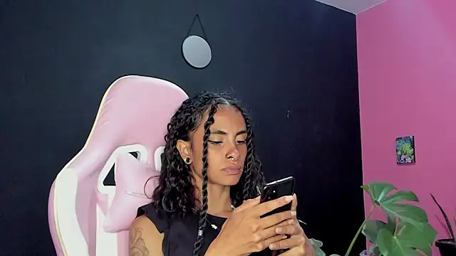 Snapshot of Juanadearco5 chatting on January 29, 12:12 am Juanadearco5 online show from January 29, 12:12 am