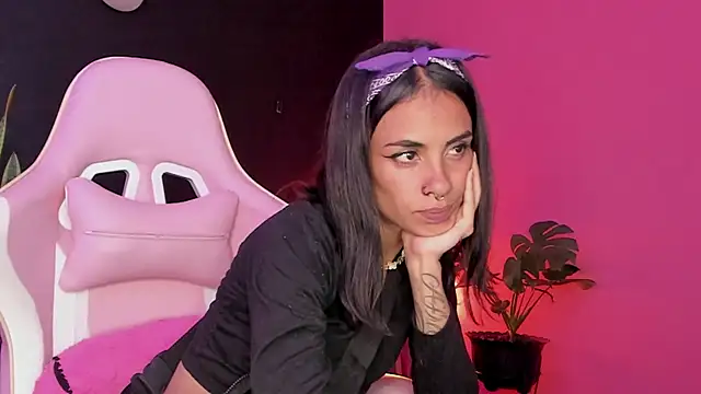 Snapshot of Juanadearco5 chatting on February 3, 9:07 pm Juanadearco5 online show from February 3, 9:07 pm