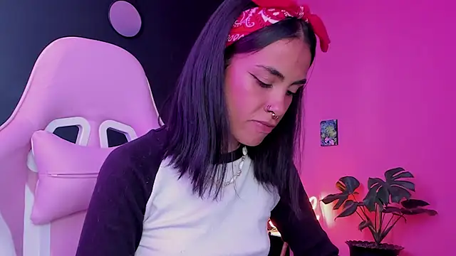 Snapshot of Juanadearco5 chatting on February 6, 3:09 pm Juanadearco5 online show from February 6, 3:09 pm