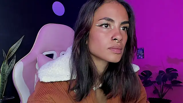 Snapshot of Juanadearco5 chatting on February 11, 12:27 pm Juanadearco5 online show from February 11, 12:27 pm