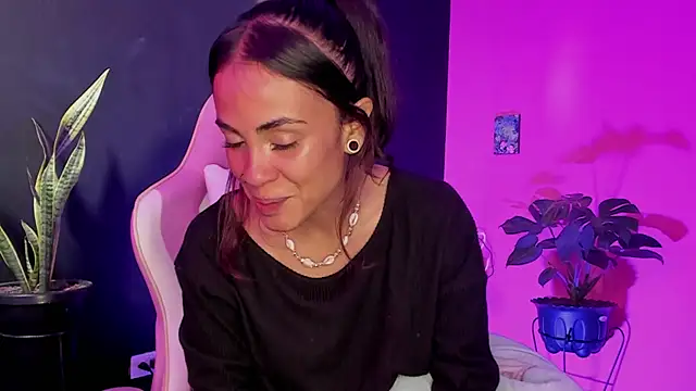 Snapshot of Juanadearco5 chatting on February 28, 11:58 am Juanadearco5 online show from February 28, 11:58 am