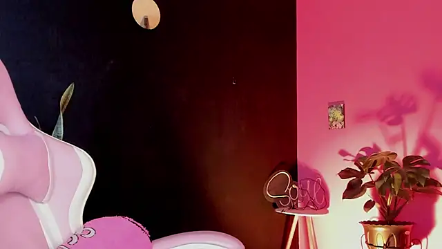 Snapshot of Juanadearco5 chatting on March 3, 10:31 pm Juanadearco5 online show from March 3, 10:31 pm