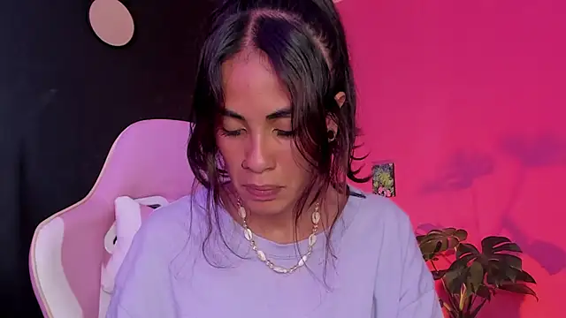 Snapshot of Juanadearco5 chatting on March 6, 5:33 pm Juanadearco5 online show from March 6, 5:33 pm