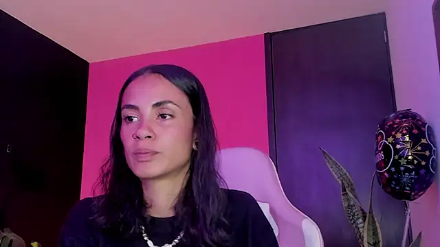 Snapshot of Juanadearco5 chatting on March 17, 4:22 pm Juanadearco5 online show from March 17, 4:22 pm