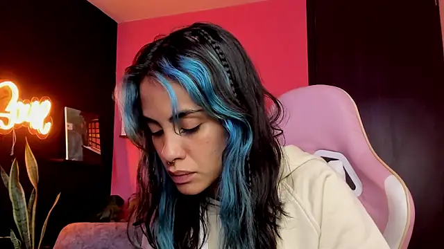 Snapshot of Juanadearco5 chatting on October 15, 9:37 pm Juanadearco5 online show from October 15, 9:37 pm