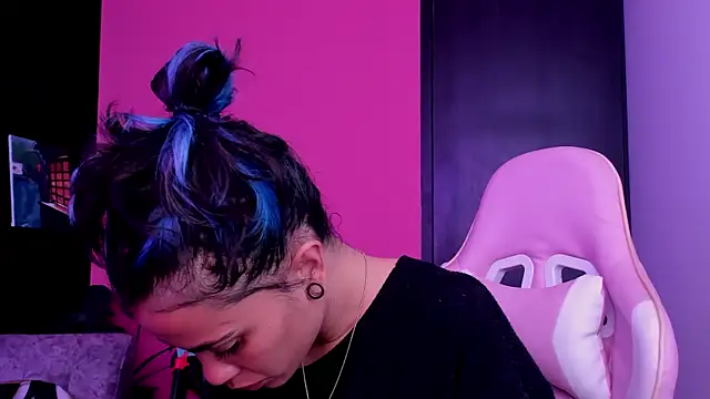 Snapshot of Juanadearco5 chatting on October 24, 2:57 pm Juanadearco5 online show from October 24, 2:57 pm