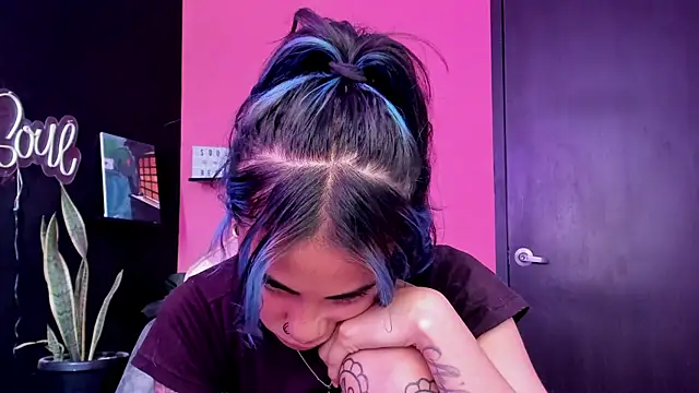 Snapshot of Juanadearco5 chatting on November 10, 4:06 pm Juanadearco5 online show from November 10, 4:06 pm