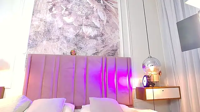 Snapshot of SabrinaDevill chatting on June 23, 1:09 pm SabrinaDevill online show from June 23, 1:09 pm