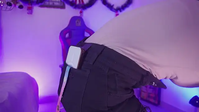 Snapshot of madelyn_rose_ chatting on December 14, 1:27 pm madelyn rose online show from December 14, 1:27 pm