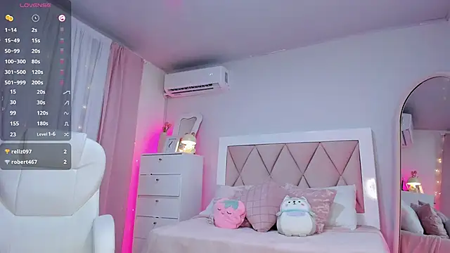 Snapshot of ania_sweet18 chatting on February 20, 12:19 am ania sweet18 online show from February 20, 12:19 am