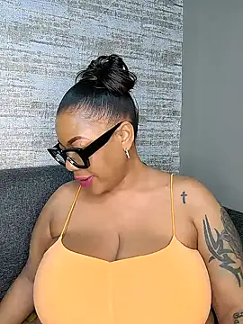 Snapshot of ExclusiveLeexx chatting on March 1, 7:59 pm ExclusiveLeexx online show from March 1, 7:59 pm