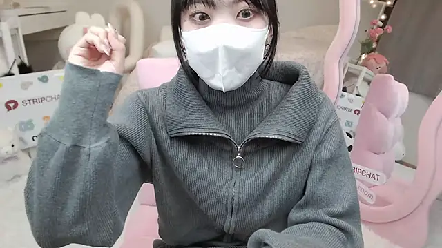 momo room online show from February 23, 12:05 pm