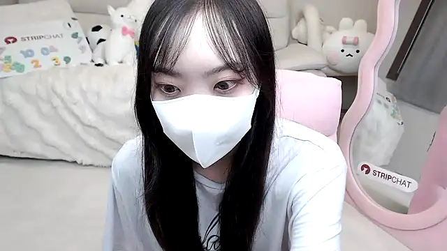 momo room online show from October 4, 6:33 am