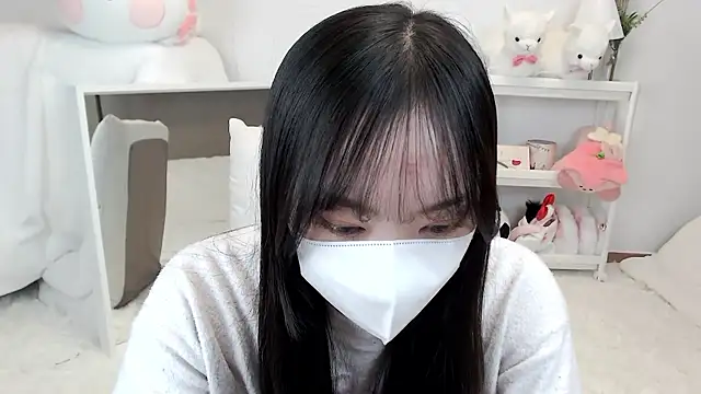 momo room online show from April 17, 12:52 pm