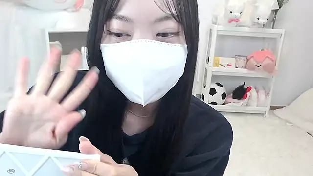 momo room online show from April 25, 1:41 pm