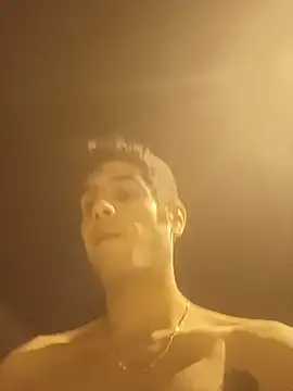 arenn1997 online show from July 2, 12:21 am