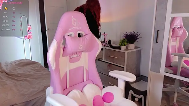 cinnabon girls online show from October 16, 5:08 am