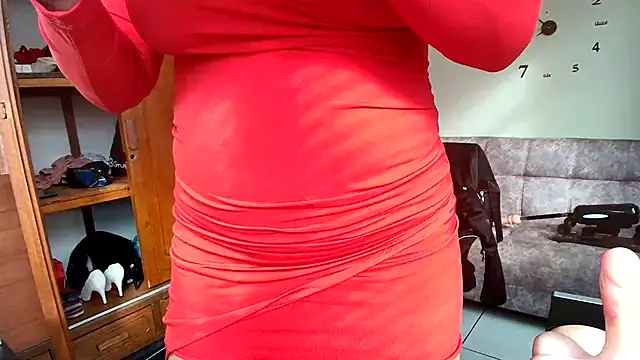 Majo Soussa online show from October 18, 12:50 pm