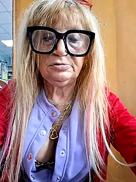 Snapshot of eva2023sexy chatting on June 4, 1:06 pm eva2023sexy online show from June 4, 1:06 pm