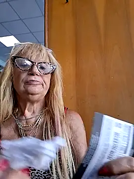 Snapshot of eva2023sexy chatting on July 28, 2:57 pm eva2023sexy online show from July 28, 2:57 pm