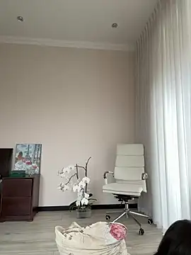 Hott Lolla online show from January 29, 8:29 am