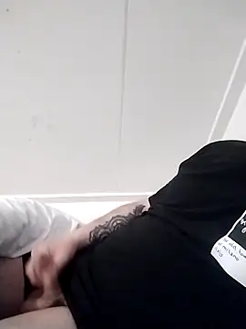 Snapshot of blak1093 chatting on January 23, 6:24 pm blak1093 online show from January 23, 6:24 pm