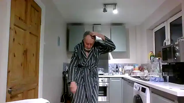 jimmybenido online show from February 3, 5:40 pm