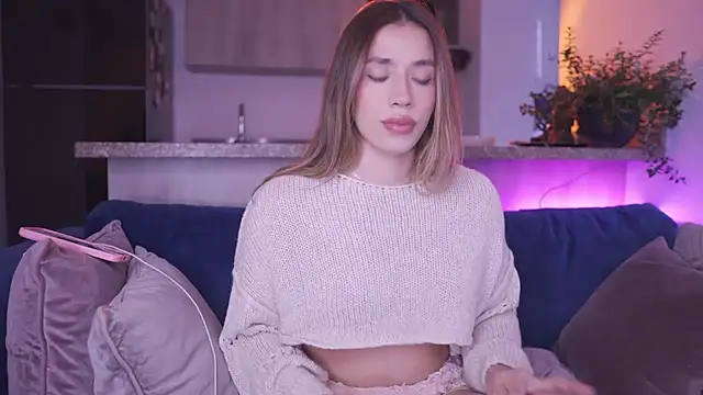 Snapshot of honeyann08 chatting on November 5, 8:42 pm honeyann08 online show from November 5, 8:42 pm