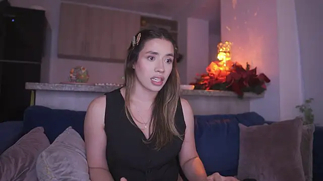 Snapshot of honeyann08 chatting on November 27, 10:34 pm honeyann08 online show from November 27, 10:34 pm