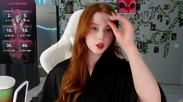 Snapshot of Meow_babe chatting on December 4, 10:46 am Meow babe online show from December 4, 10:46 am