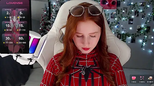 Snapshot of Meow_babe chatting on December 19, 2:24 pm Meow babe online show from December 19, 2:24 pm