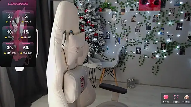 Snapshot of Meow_babe chatting on December 23, 2:39 pm Meow babe online show from December 23, 2:39 pm