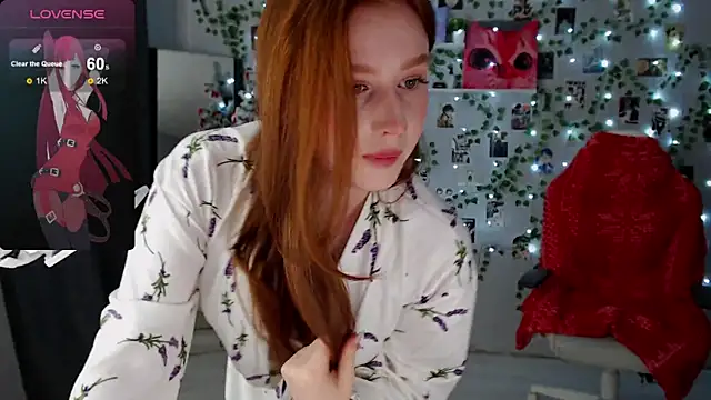 Snapshot of Meow_babe chatting on December 25, 8:29 am Meow babe online show from December 25, 8:29 am