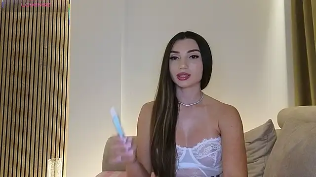 ReyaSophia online show from June 19, 8:56 pm