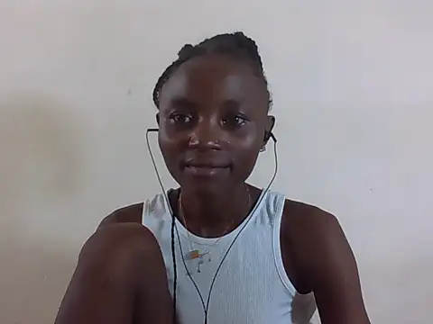 Snapshot of SexyNeedle22 chatting on December 14, 8:20 am SexyNeedle22 online show from December 14, 8:20 am