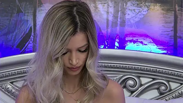 IvySamek online show from July 8, 6:12 pm