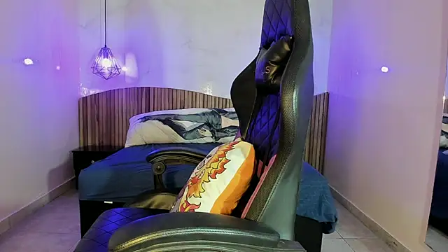 IamNayuta online show from February 8, 7:50 pm