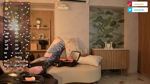 Snapshot of IamNayuta chatting on July 12, 10:45 pm IamNayuta online show from July 12, 10:45 pm