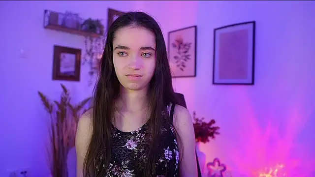 Snapshot of Gia_Paige18 chatting on November 1, 9:22 am Gia Paige18 online show from November 1, 9:22 am