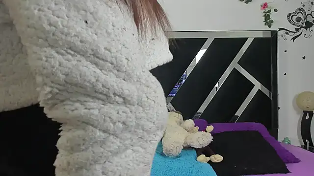 Snapshot of 1lovelygirls chatting on January 24, 11:48 am 1lovelygirls online show from January 24, 11:48 am