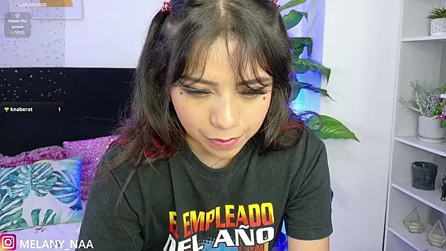 melany naa online show from November 22, 2:32 am